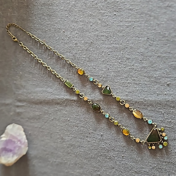 Gorgeous brass, green stones necklace - Picture 6 of 7